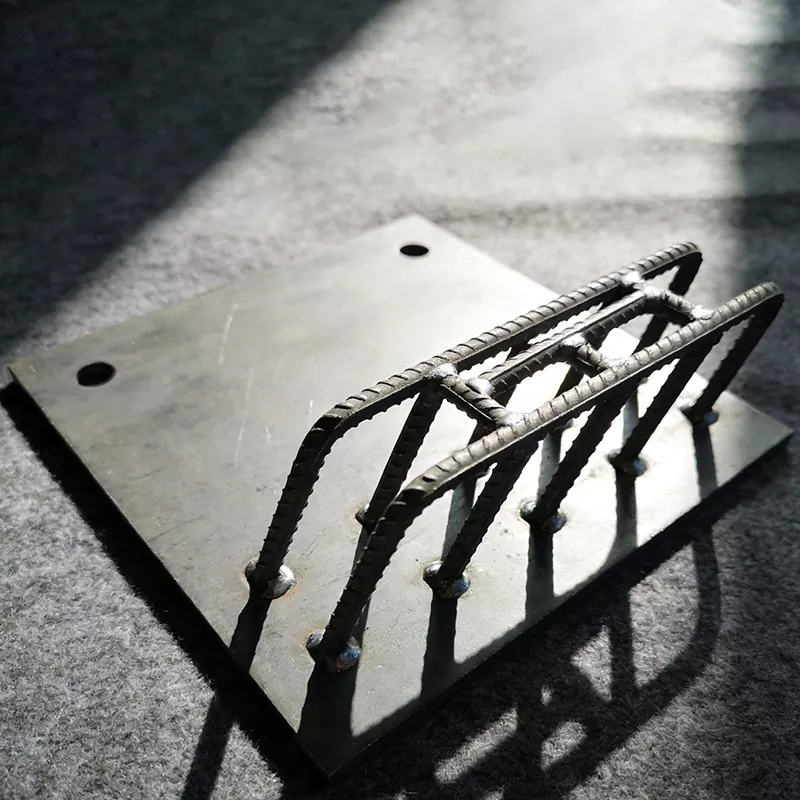 埋め込みアンカープレート